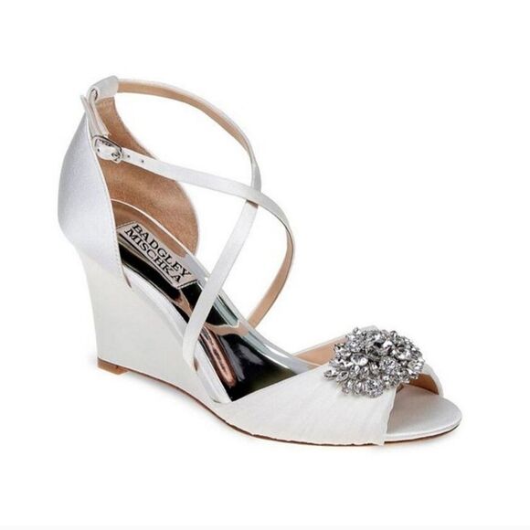 New Badgley Mischka Tacey White Satin Crystal Jeweled Bridal Wedge Heels…